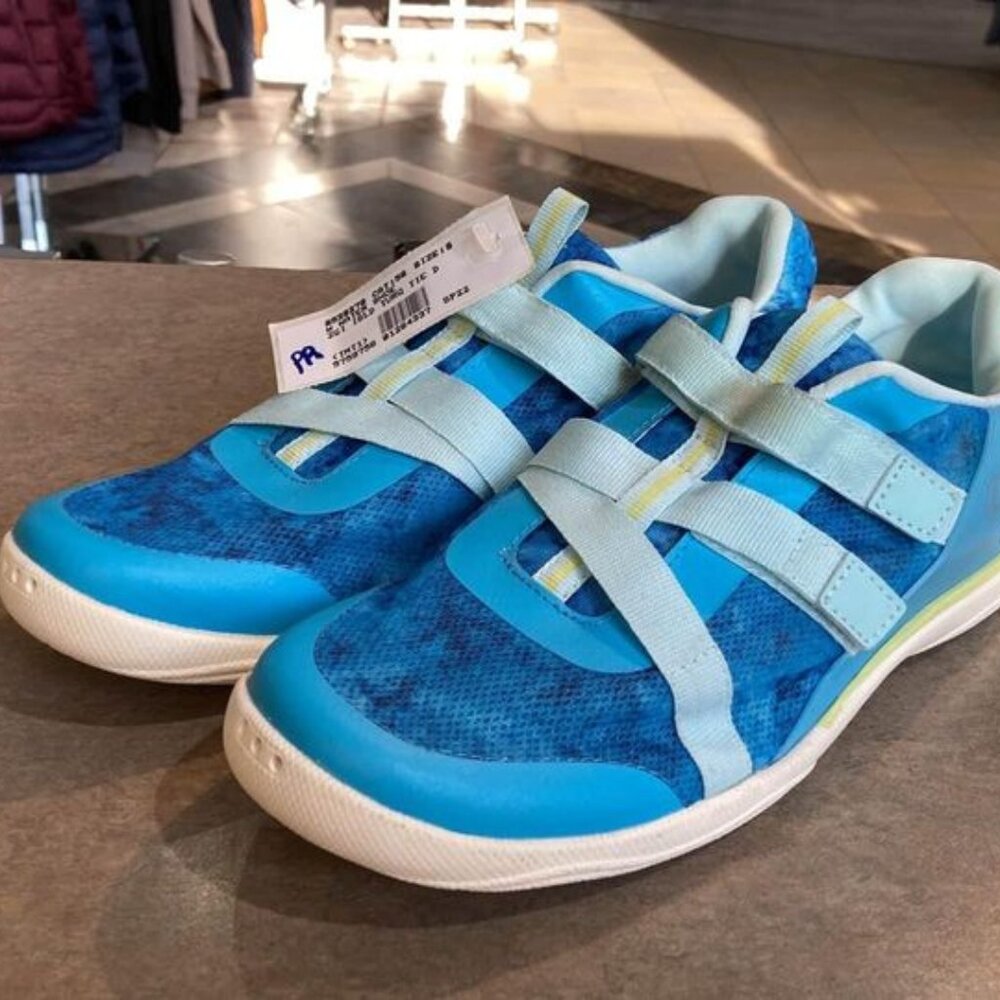 Lands’ End Women’s Water Shoe Turq Size 9